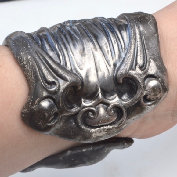 Antique Art Nouveau Face Lady Rare Cuff Bracelet - Picture 7 of 7